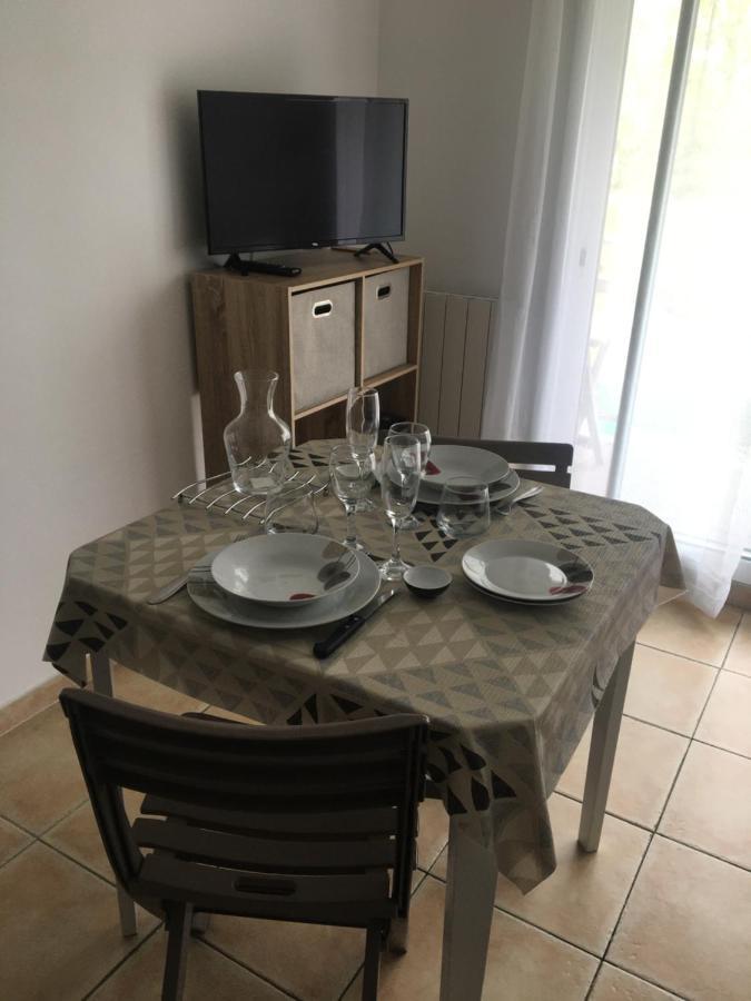 Studio Vue Sur Jardins - Tout Confort Proche Mer Apartment Courseulles-sur-Mer Bagian luar foto