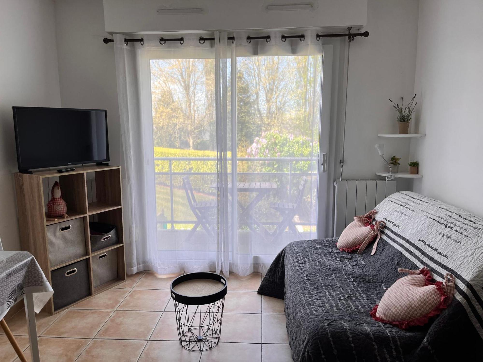 Studio Vue Sur Jardins - Tout Confort Proche Mer Apartment Courseulles-sur-Mer Bagian luar foto